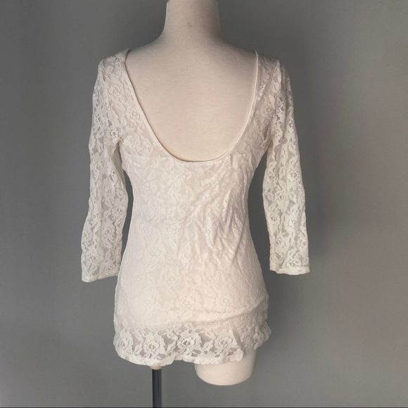 GUESS Cream Lace Scoop Neck‎ Shirt - Picture 3 of 6
